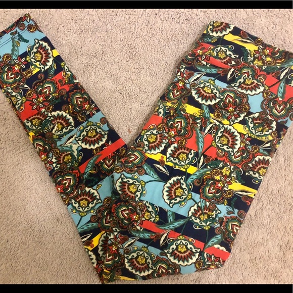 Floral Paisley with Striped Background TC leggings - Picture 1 of 2